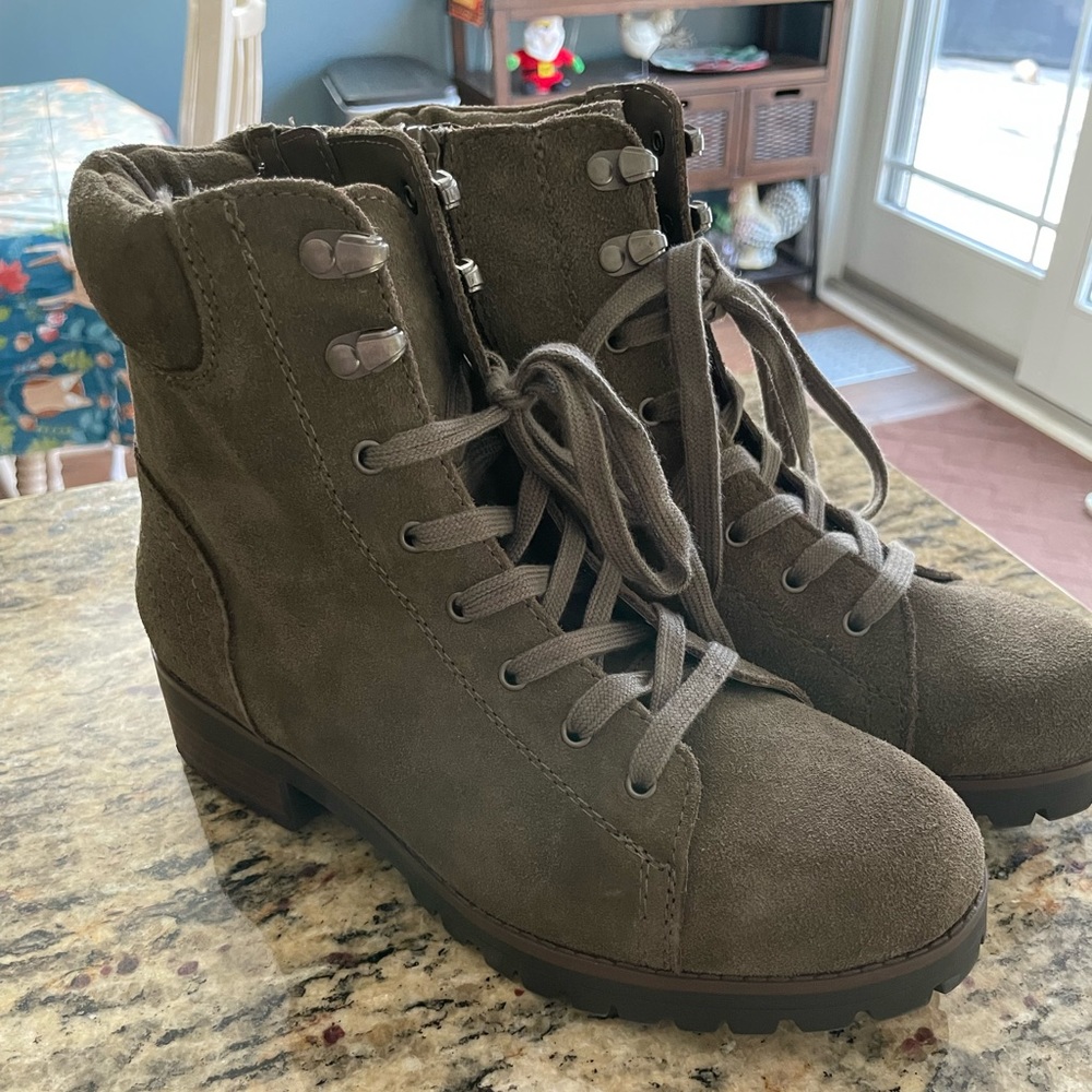 Crown Vintage Combat boots size 8